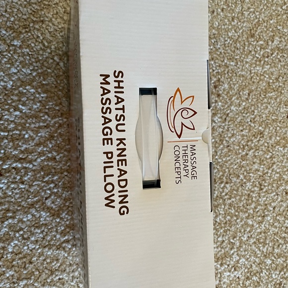 Shiatsu Kneading Massage Pillow - Picture 3 of 12